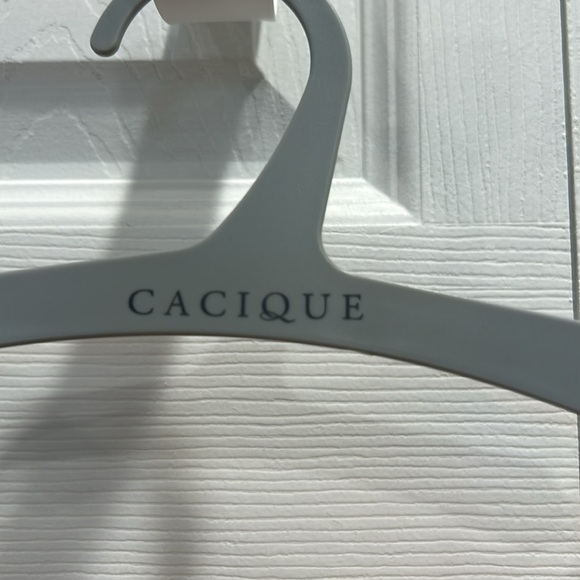 Cacique cream bra with wire. Never worn - Picture 2 of 4